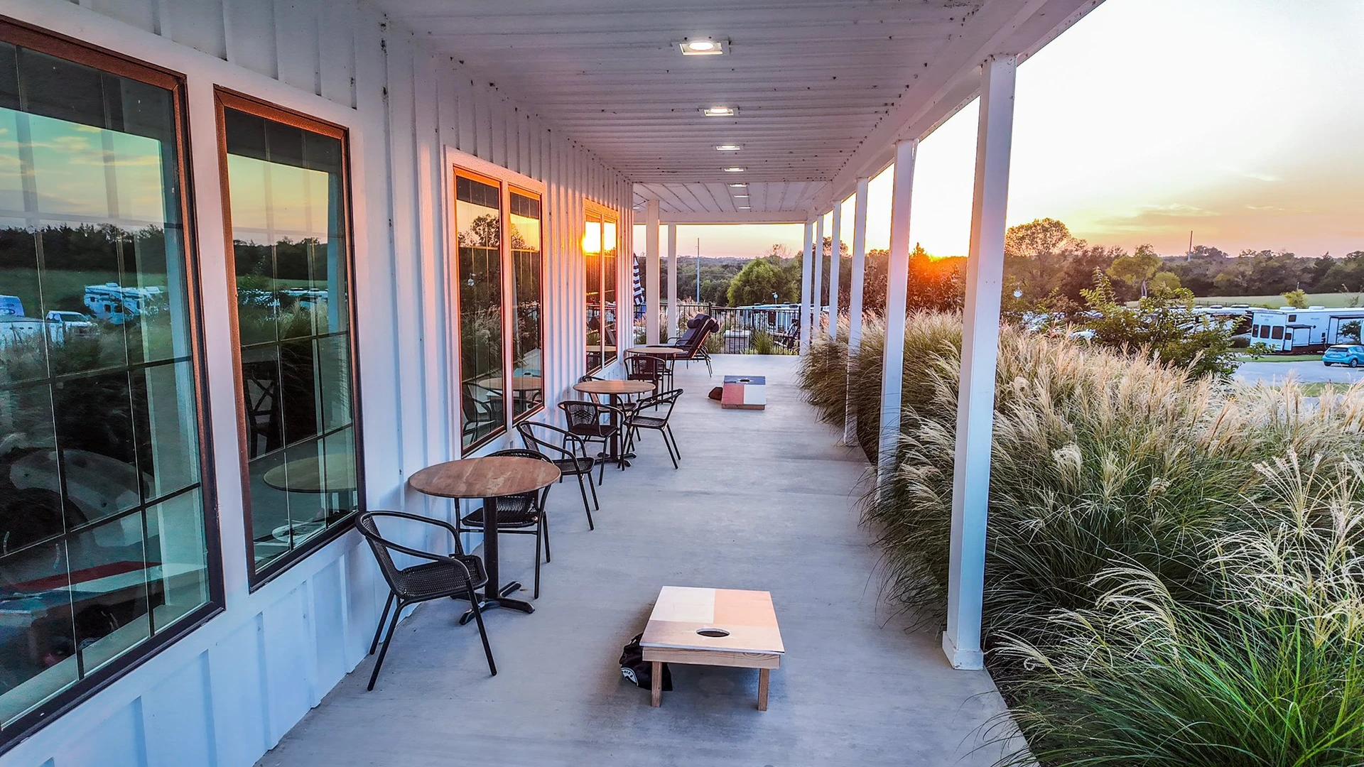 Open lawn and games under big skies — friendly competition and green space that make a stay at Sugar Hill feel like a true getaway.
